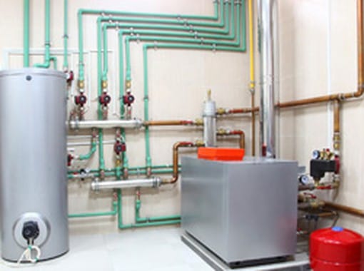 Technische verwarmingsinstallatie met leidingwerk